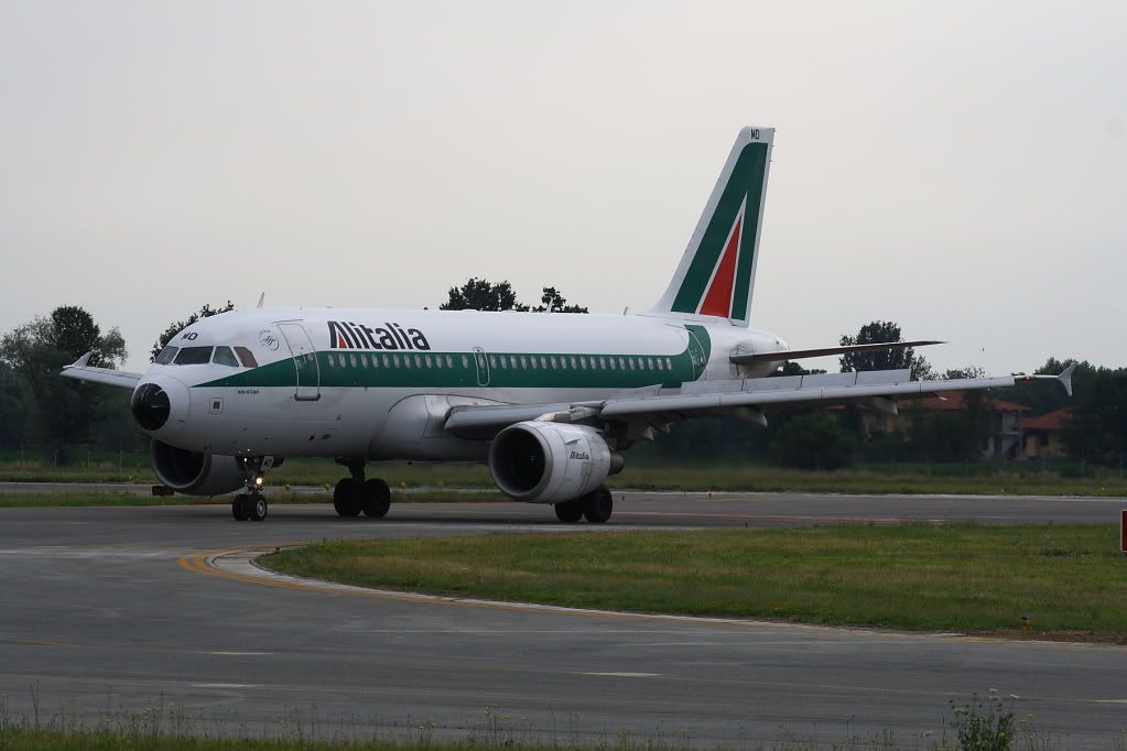 A319Alitalia2-3.jpg