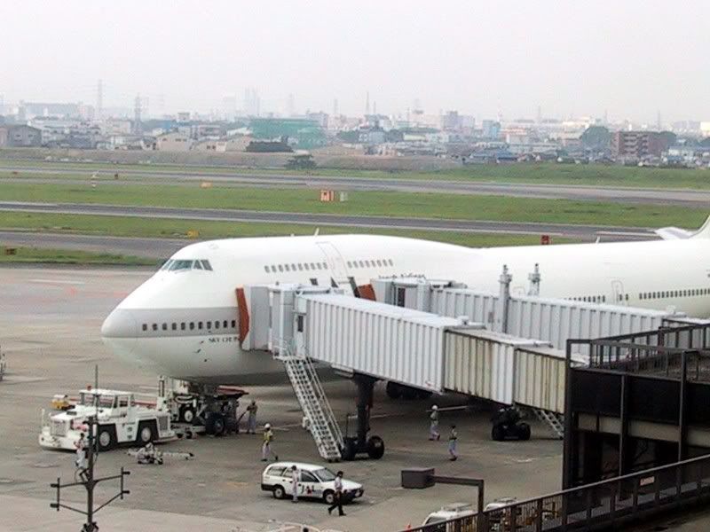 jal744_3.jpg