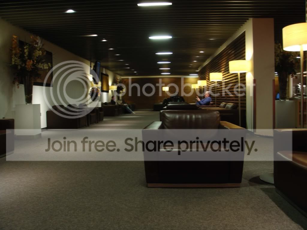 LHRLOUNGE2.jpg
