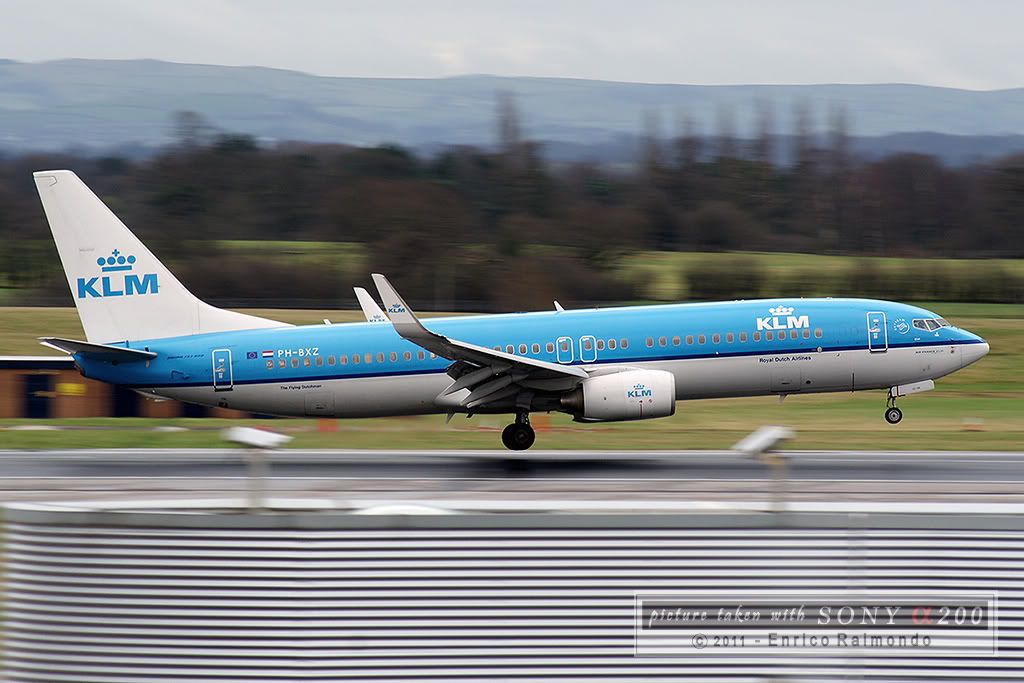 Boeing-737-800-KLM-MAN.jpg