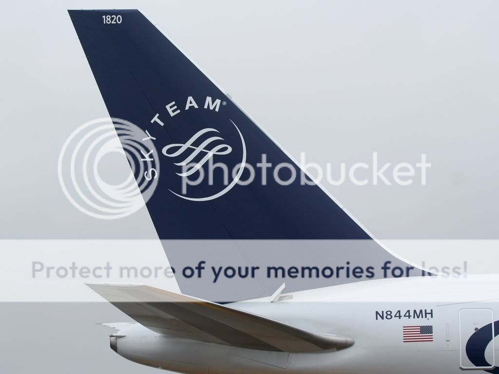 N844MH_06.jpg