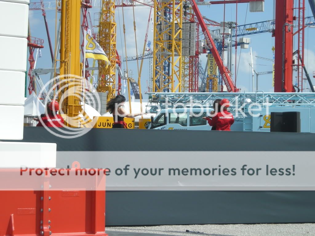 bauma019.jpg