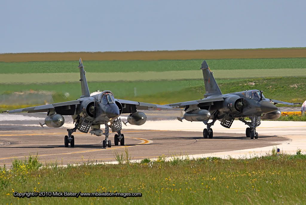 MBAviationImagesReimsCRTwyHeadOnDreiFr.jpg