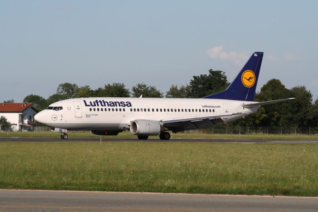 737-300Lufthansa2JPGcopy.jpg