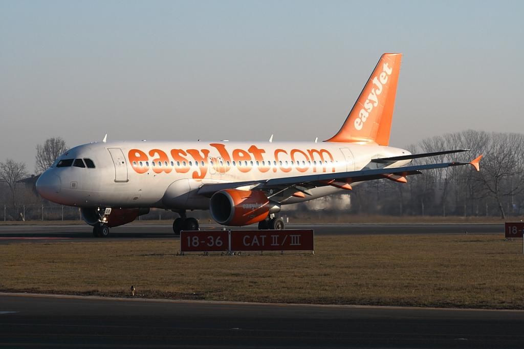 A320Esayjet_zps4fa8e0be.jpg