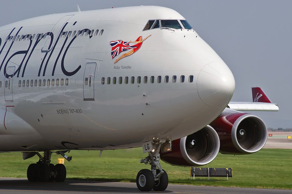 Boeing-747-400-Virgin-nose-IIMAN.jpg
