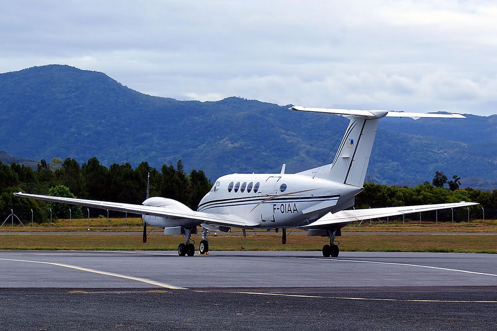 Beechcraft-C-200-King-Air.jpg