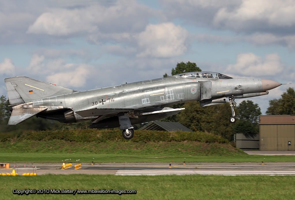 MBAviationImagesETNTPhantomWaveTwoFinalDreiFr-1.jpg