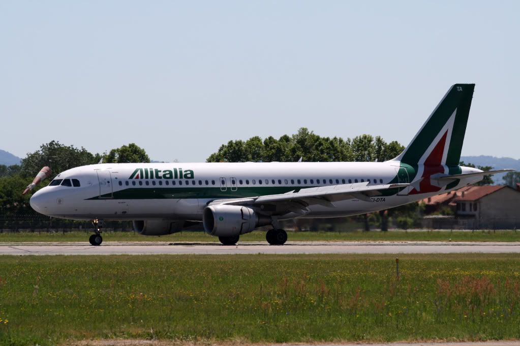 A320Alitalia2-2.jpg