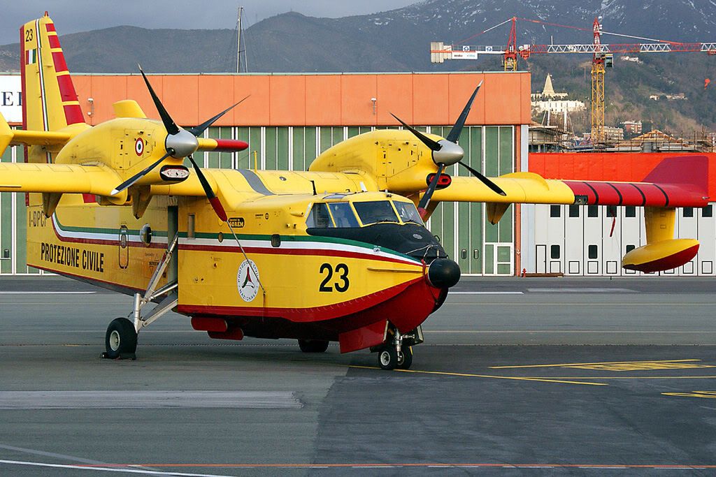 Canadair-CL-415GOA.jpg