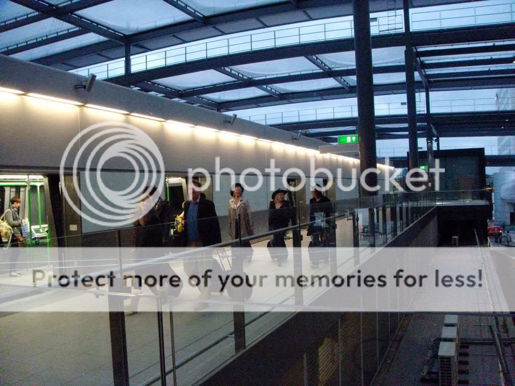 GATWICK1.jpg