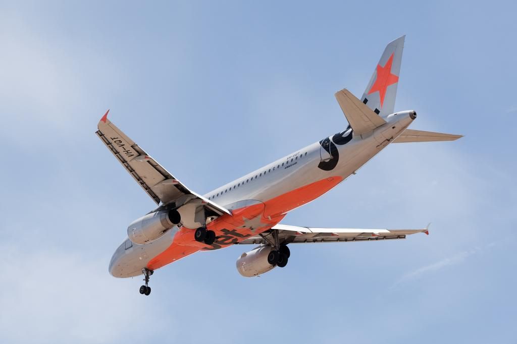 JETSTAR320-232VH-VQT2_zpse197c892.jpg