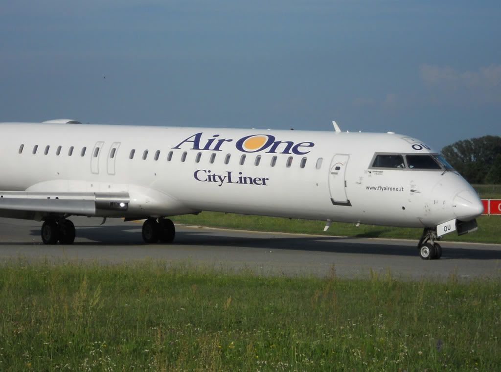 CRJ900AirOnecopy.jpg