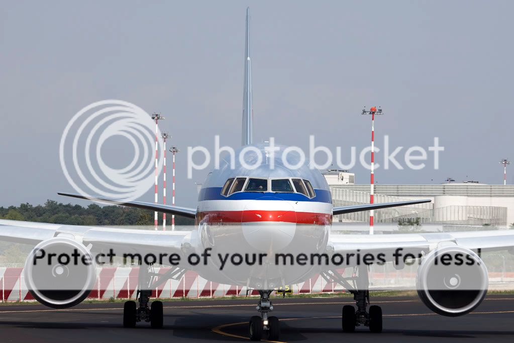 N352AA1.jpg