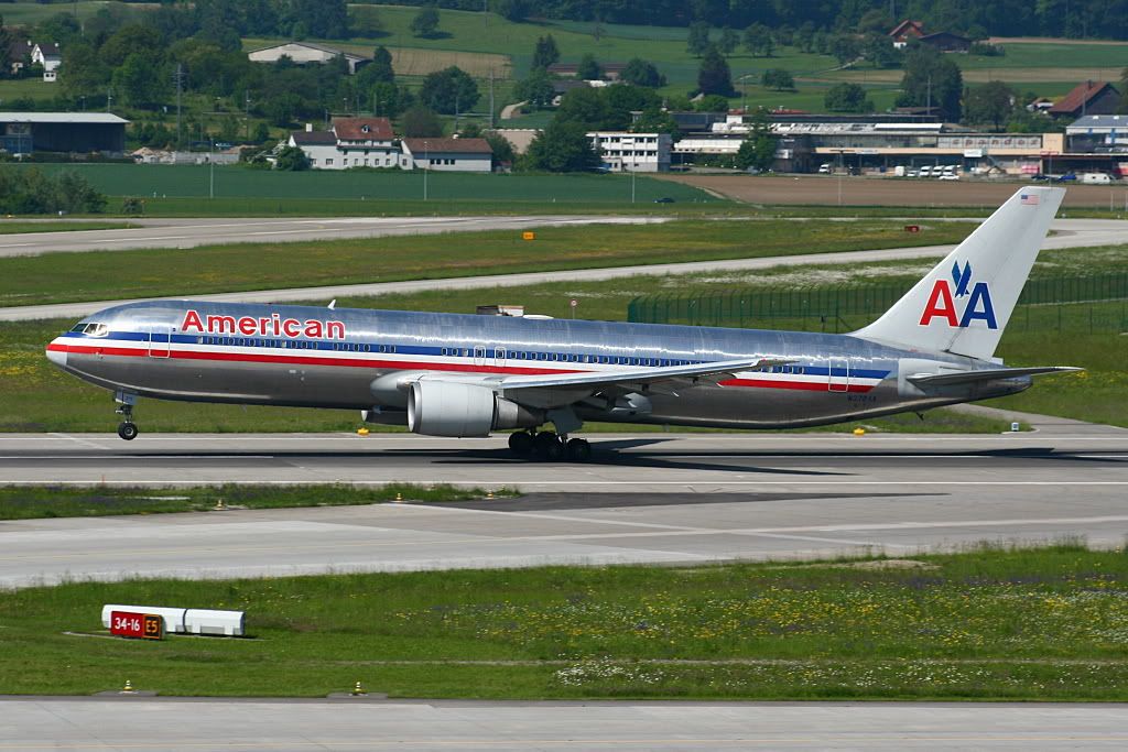 N372AAZrh1705.jpg