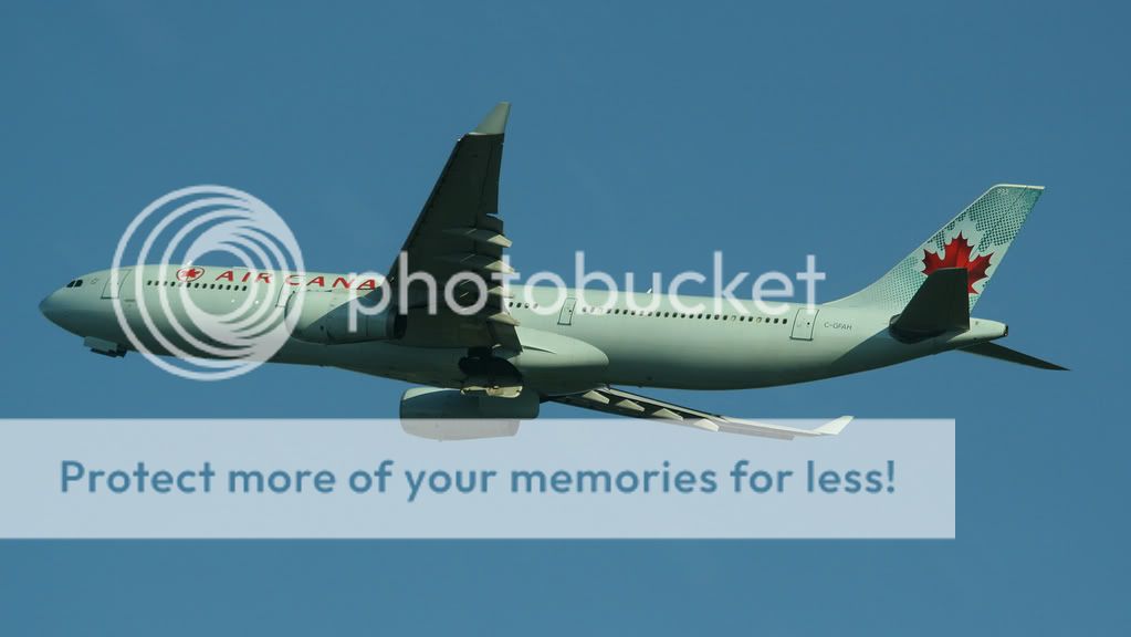 018-AIRCANADA-C-CFAH-A3304.jpg