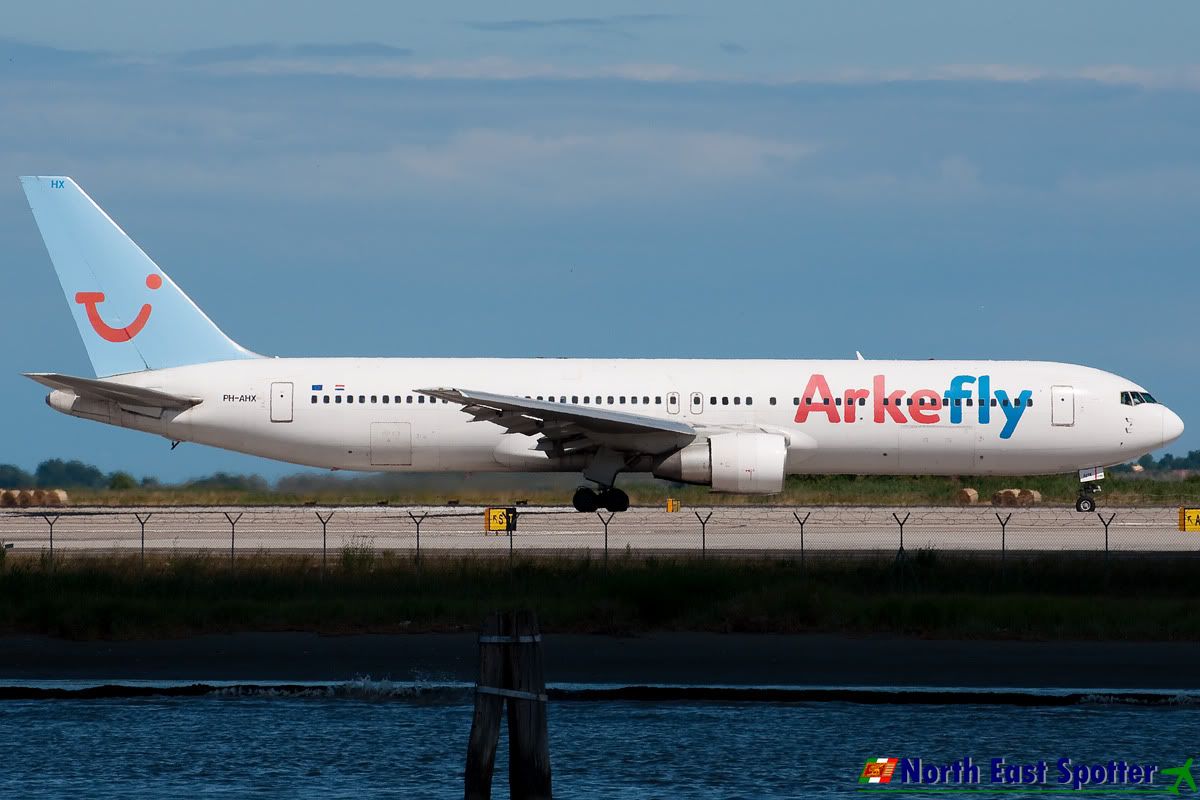PH-AHX_28-05-11_VCE.jpg