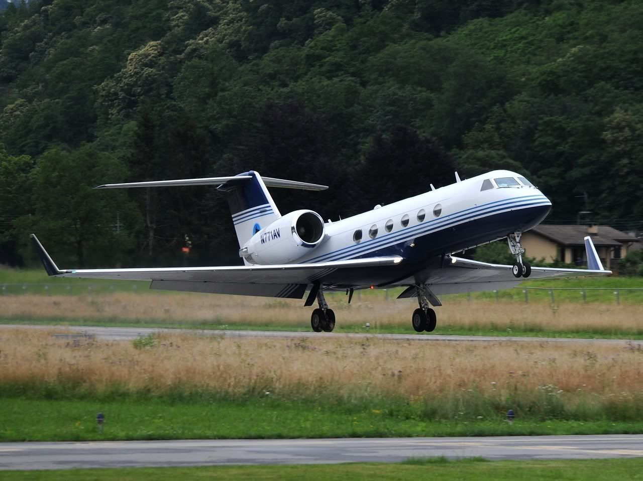 N771AV_03.jpg