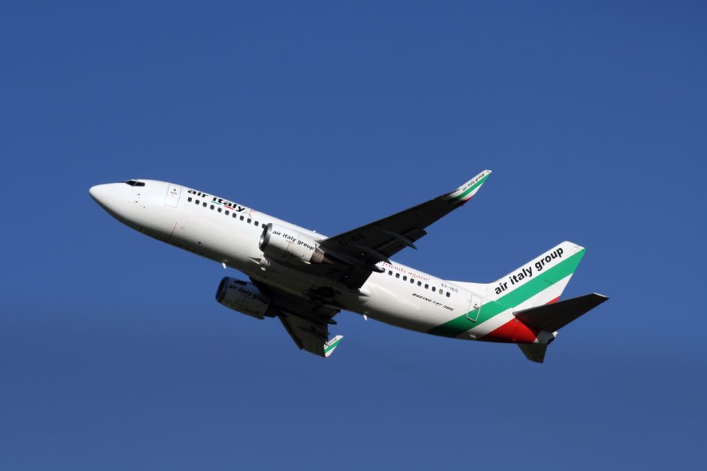 737-300AirItalycopy.jpg
