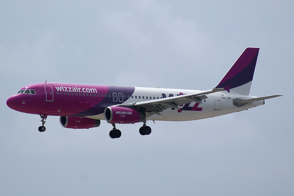 Airbus-A320-Wizz-air-IIVenice.jpg