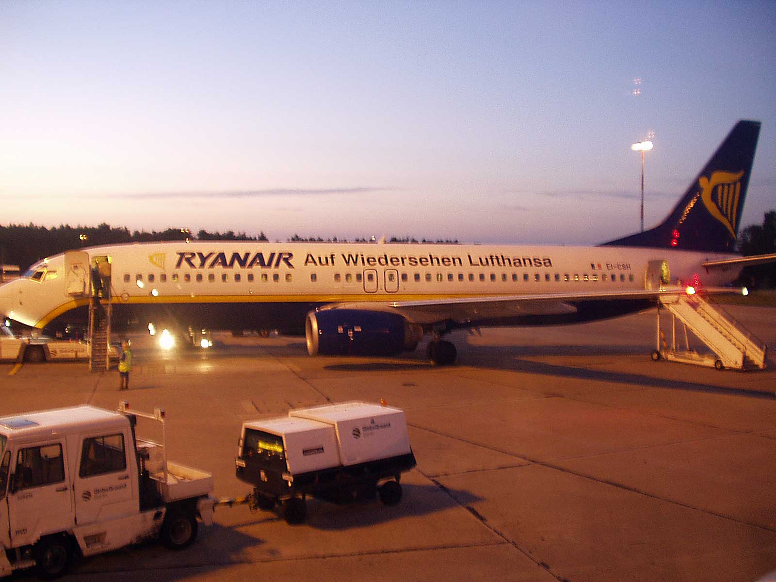 Ryanair-sxf.jpg