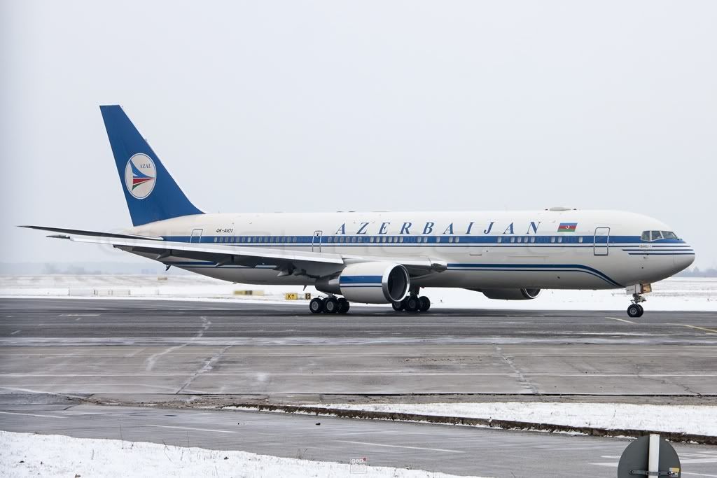 AZALB767_2bs.jpg