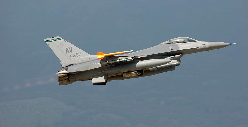 f16_1.jpg