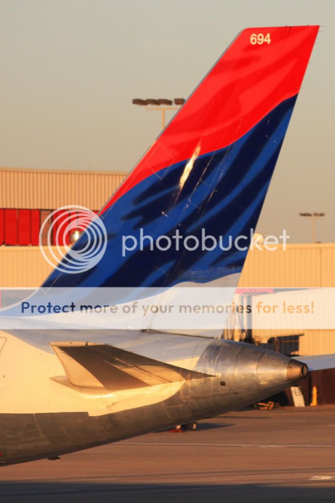 B767Deltatail.jpg