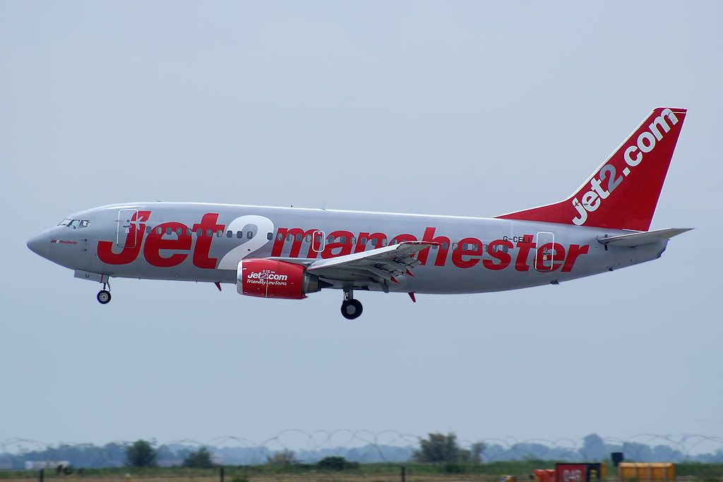 Boeing-737-300-Jet2Venice.jpg