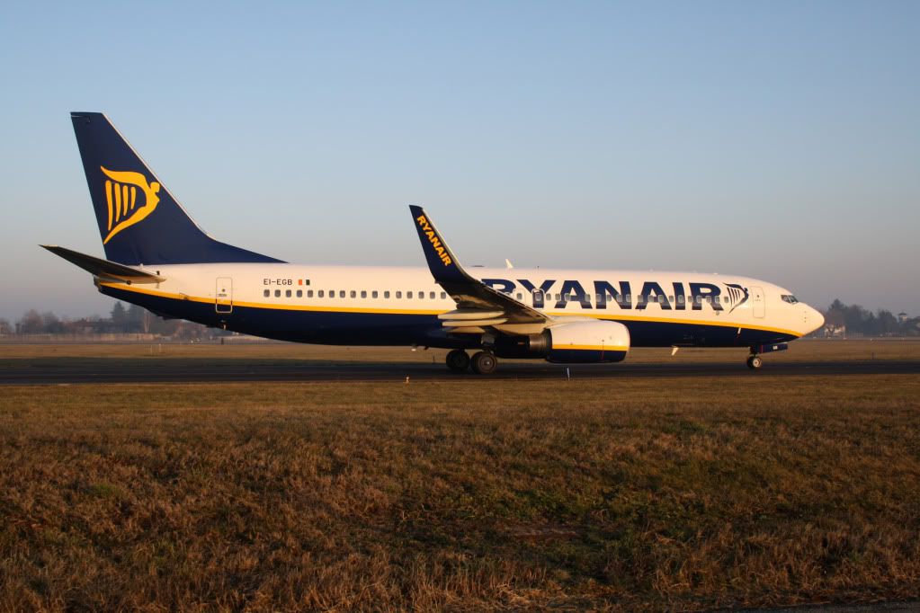 737-800Ryanair2.jpg