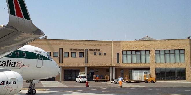 www.aeroporticalabria.com