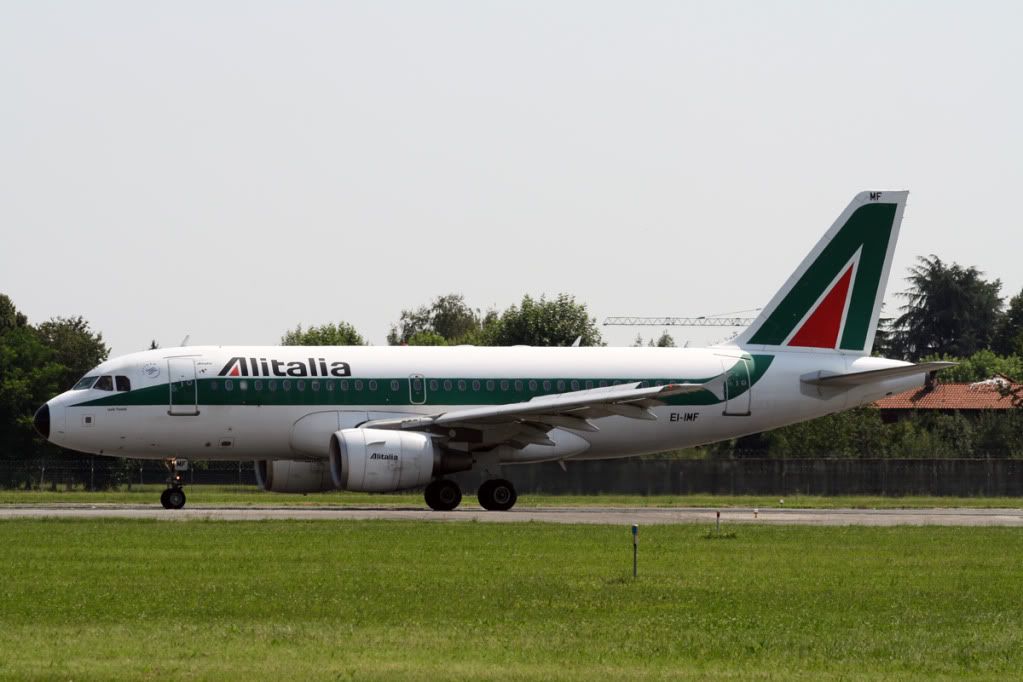 A319Alitaliacopy-2.jpg