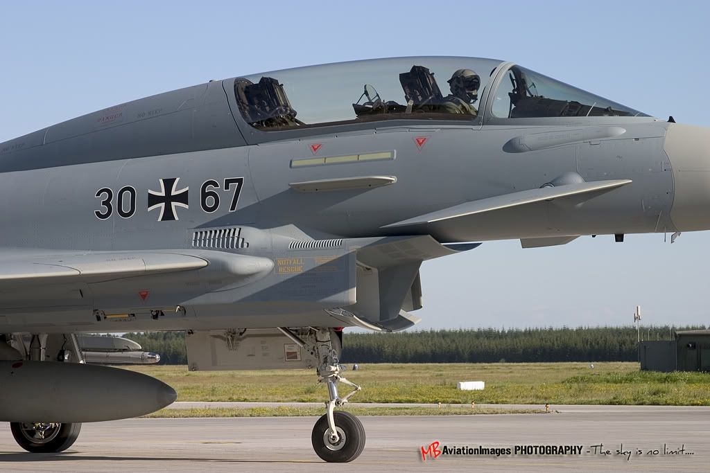MBAviationImagesETNLLastChanceZwoelfFr.jpg