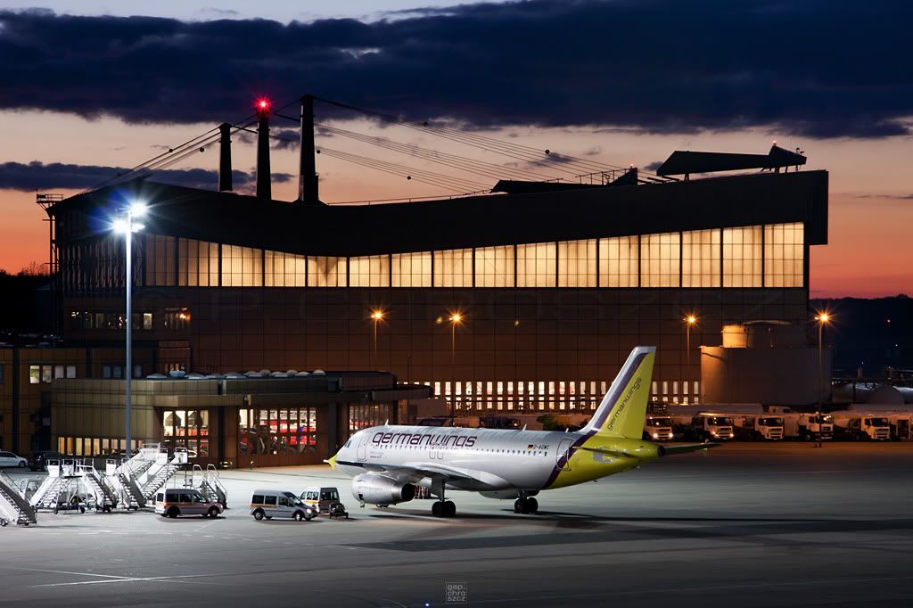 GermanwingsHangarnacht1024bs.jpg