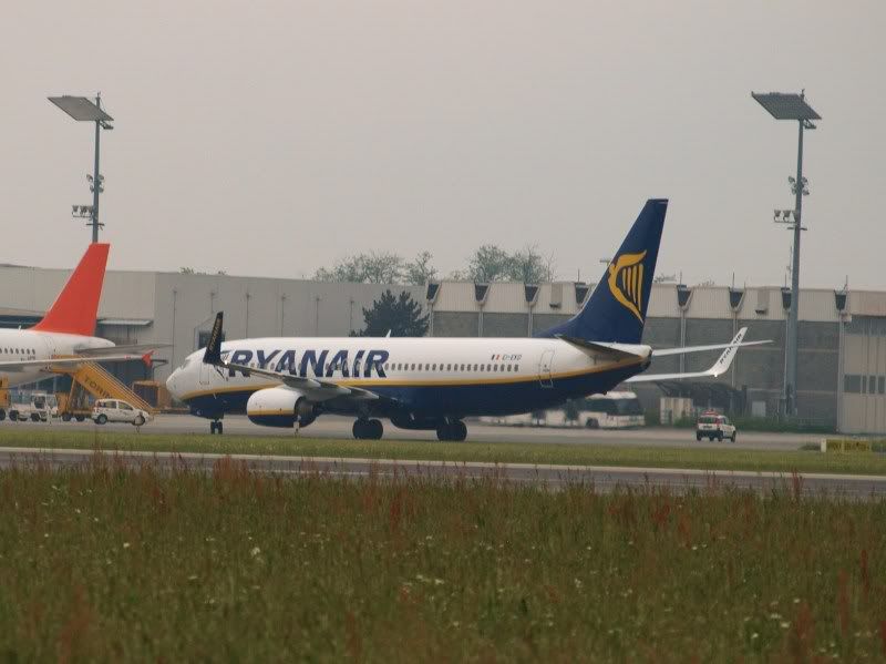 EI-EKDtaxiY.jpg