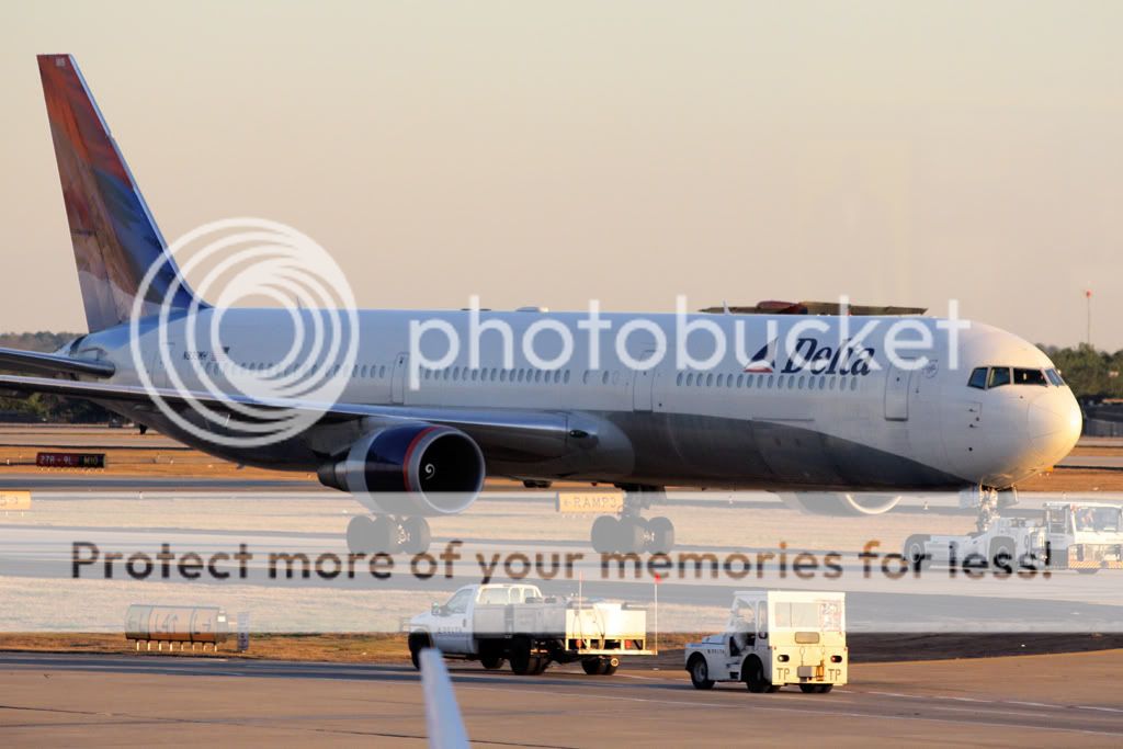 B767Deltatowing.jpg
