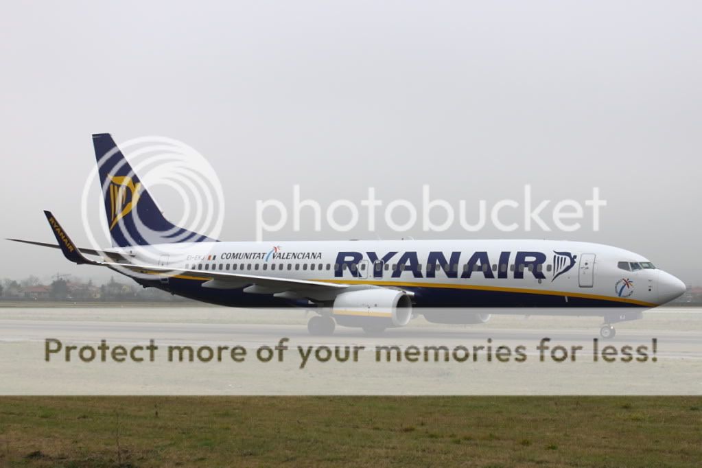 Boeing737-800FREI-EKJ.jpg