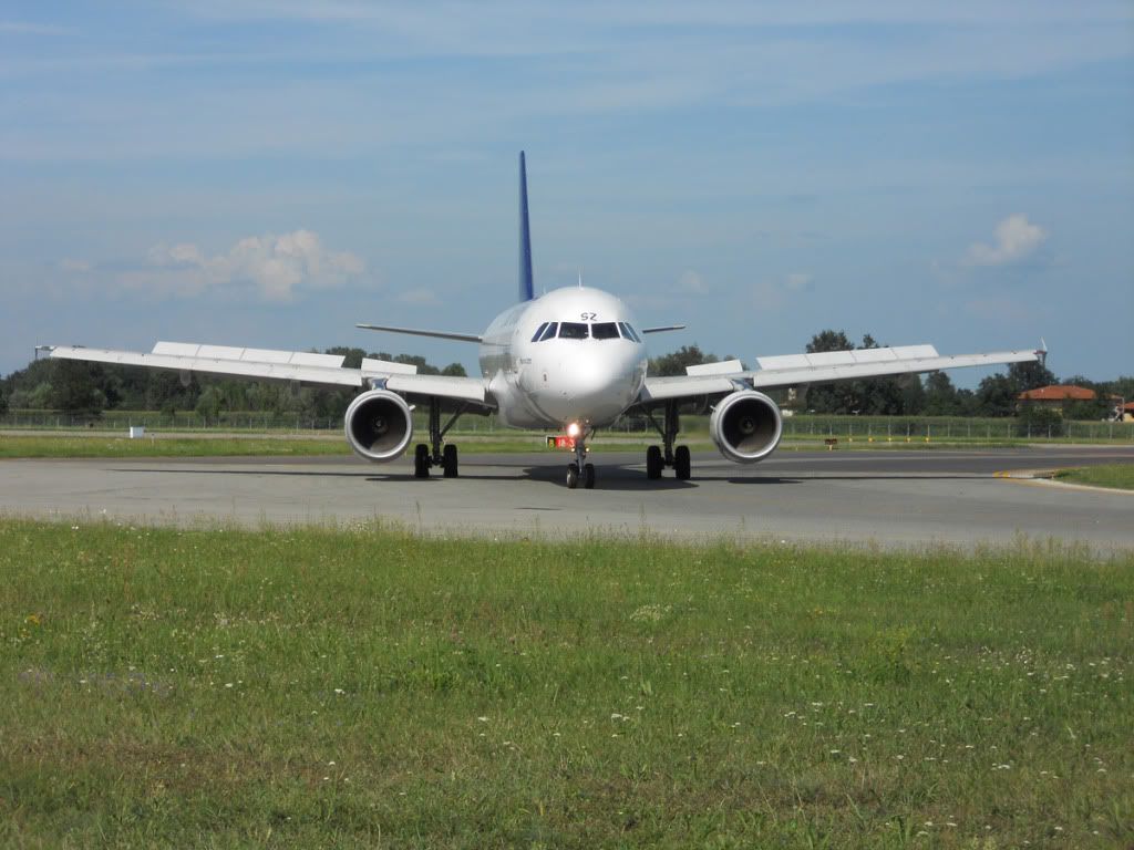 A320AirOnecopy-2.jpg