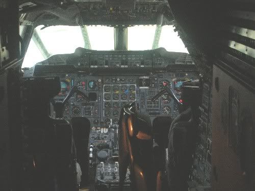 cockpitconcorde.jpg