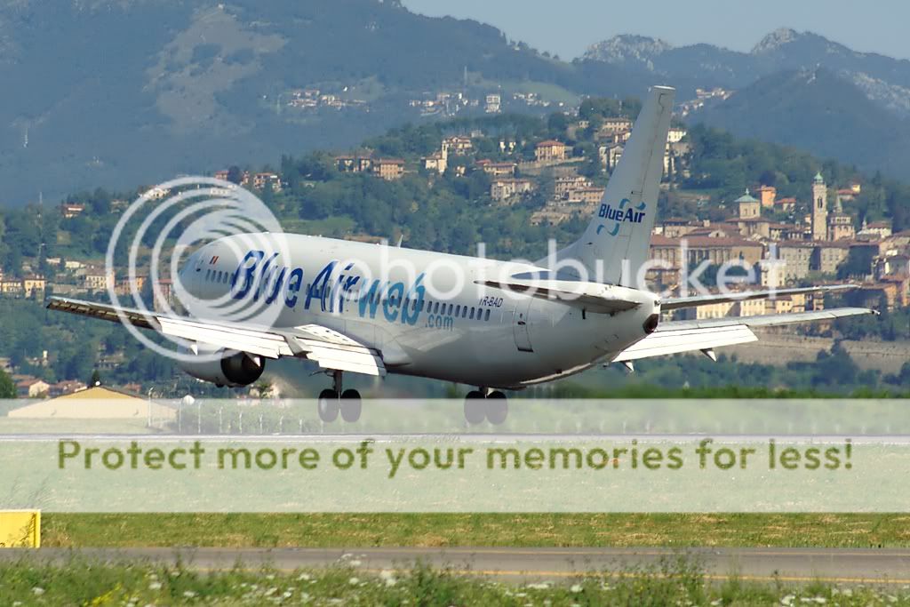YR-BAD2507.jpg