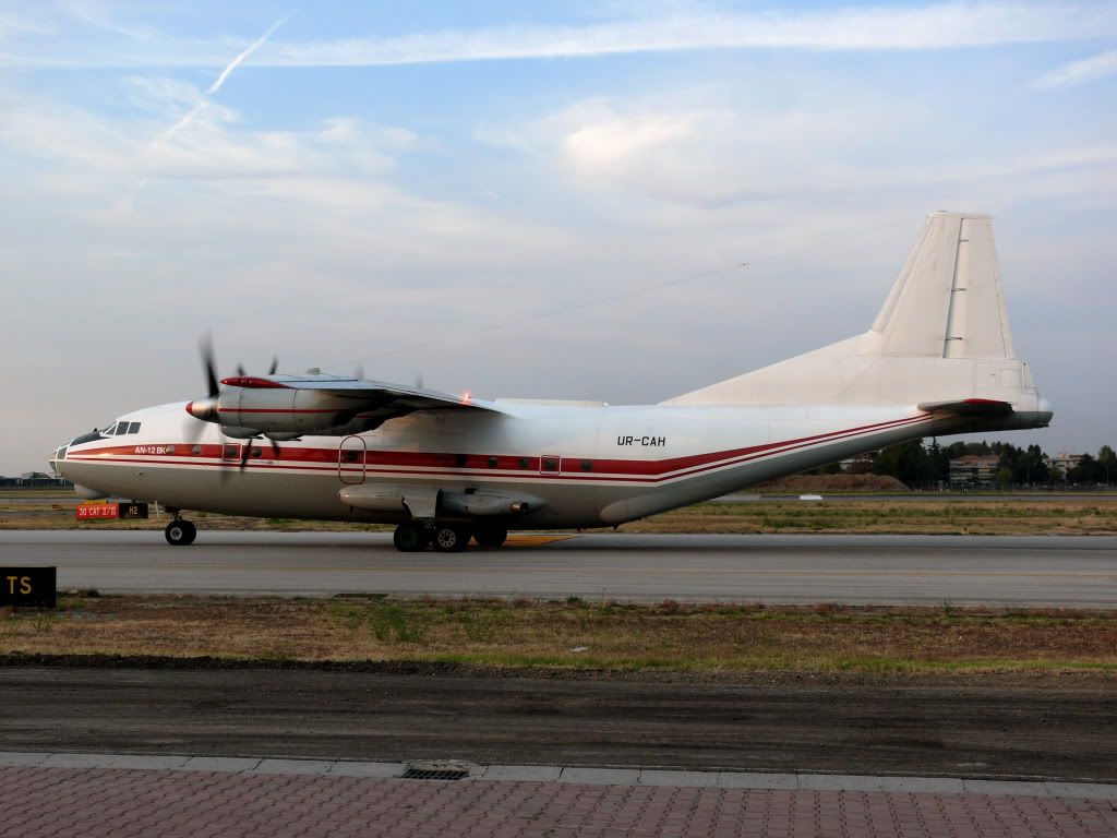 antonov12bjpg.jpg
