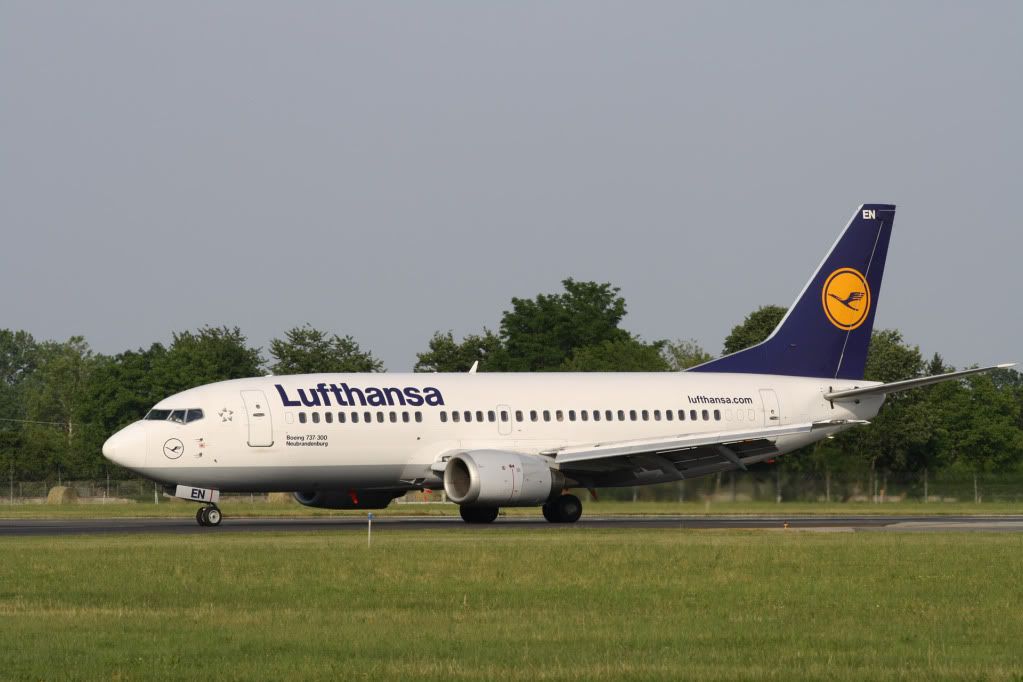 737Lufthansa.jpg