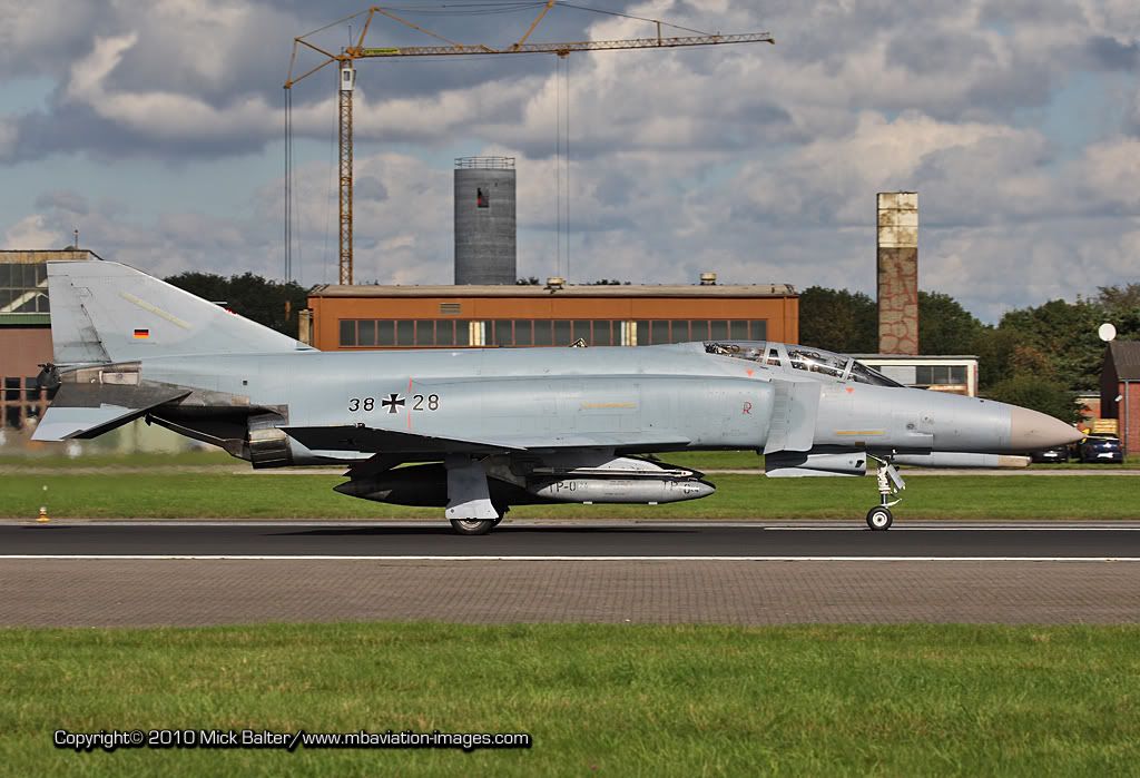 MBAviationImagesETNTPhantomWaveTwoRwyASRFr.jpg