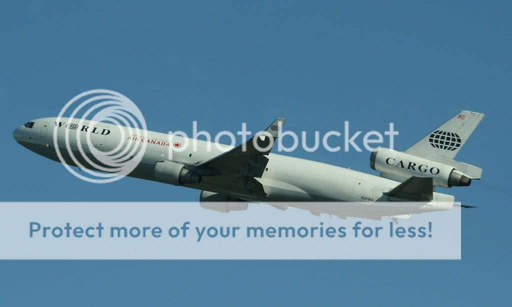 008-WORLD-AIRCANADA-N381WA-MD11F2.jpg