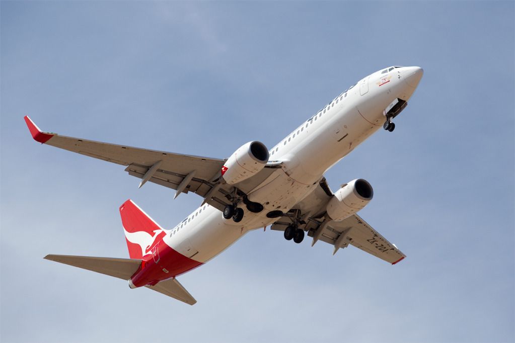 QANTAS737-838ZK-ZQAANET.jpg