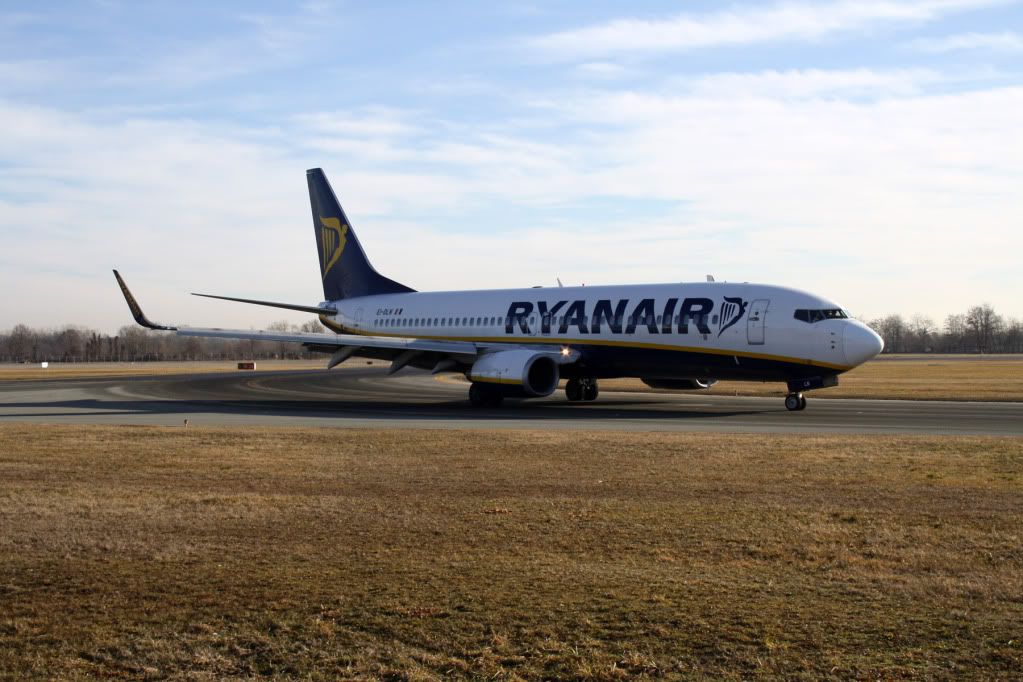 737Ryanaircopy.jpg