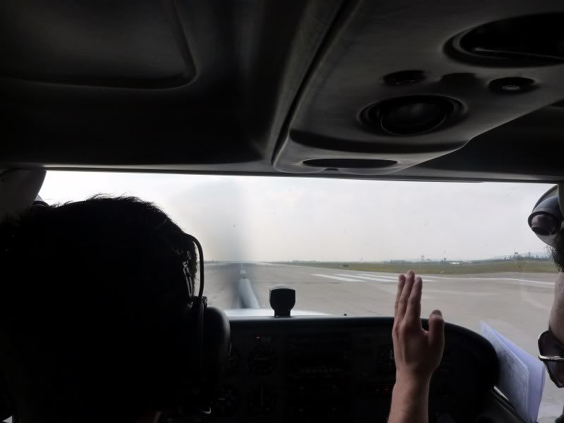 P1000351_I-ACVDreadytotakeoffrwy22i.jpg