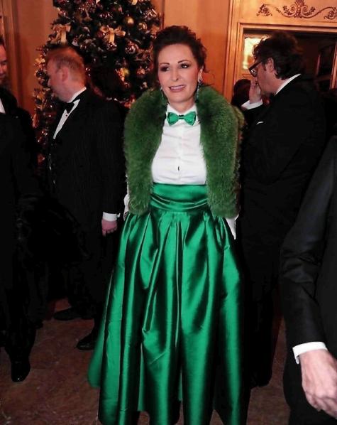 Daniela-Santanch%C3%A8-abito-alla-scala-di-Milano.jpg