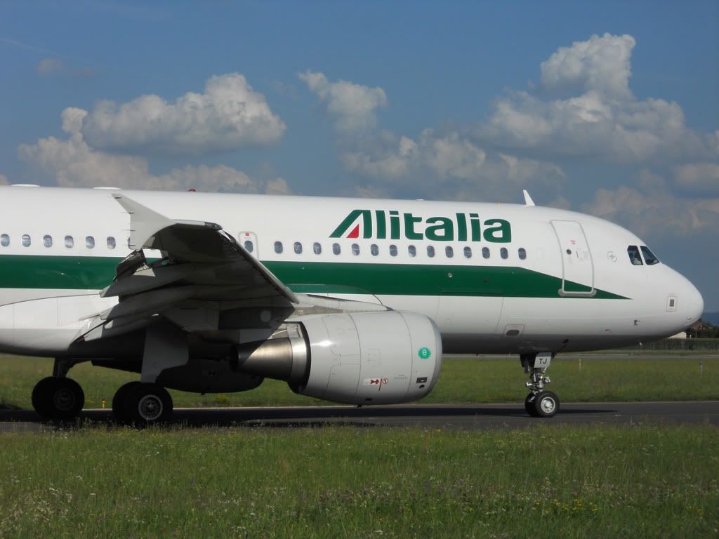 A320Alitaliacopy-1.jpg