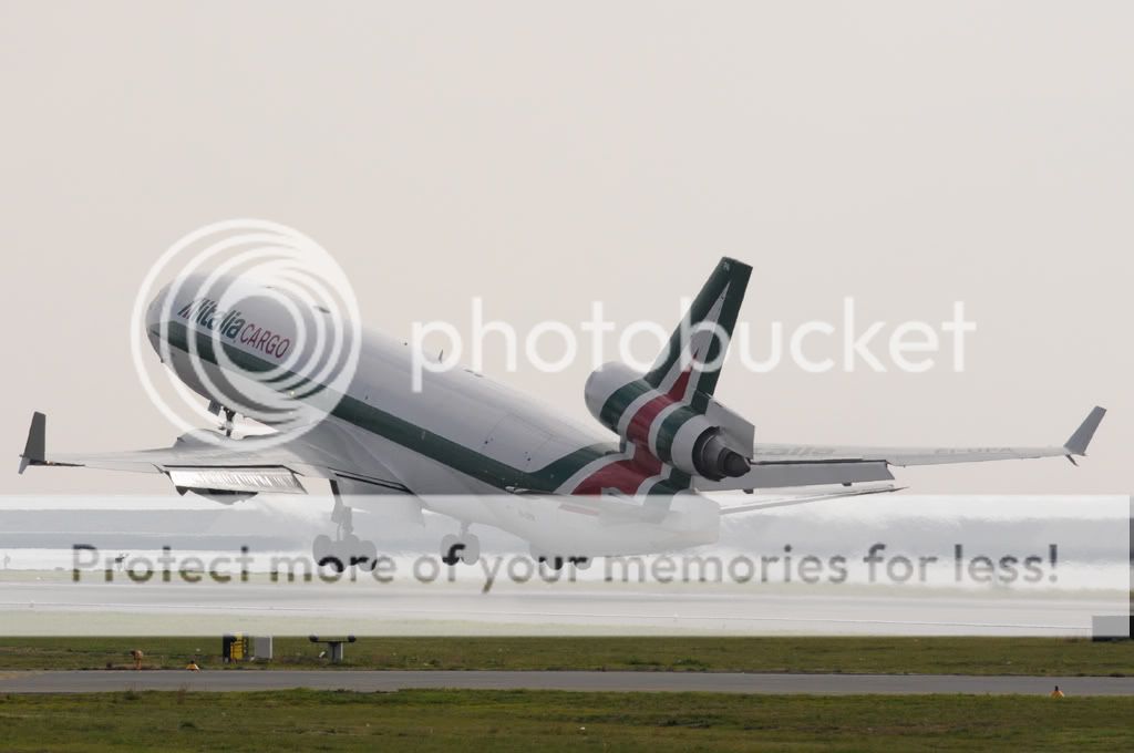 11Aztakeoff.jpg